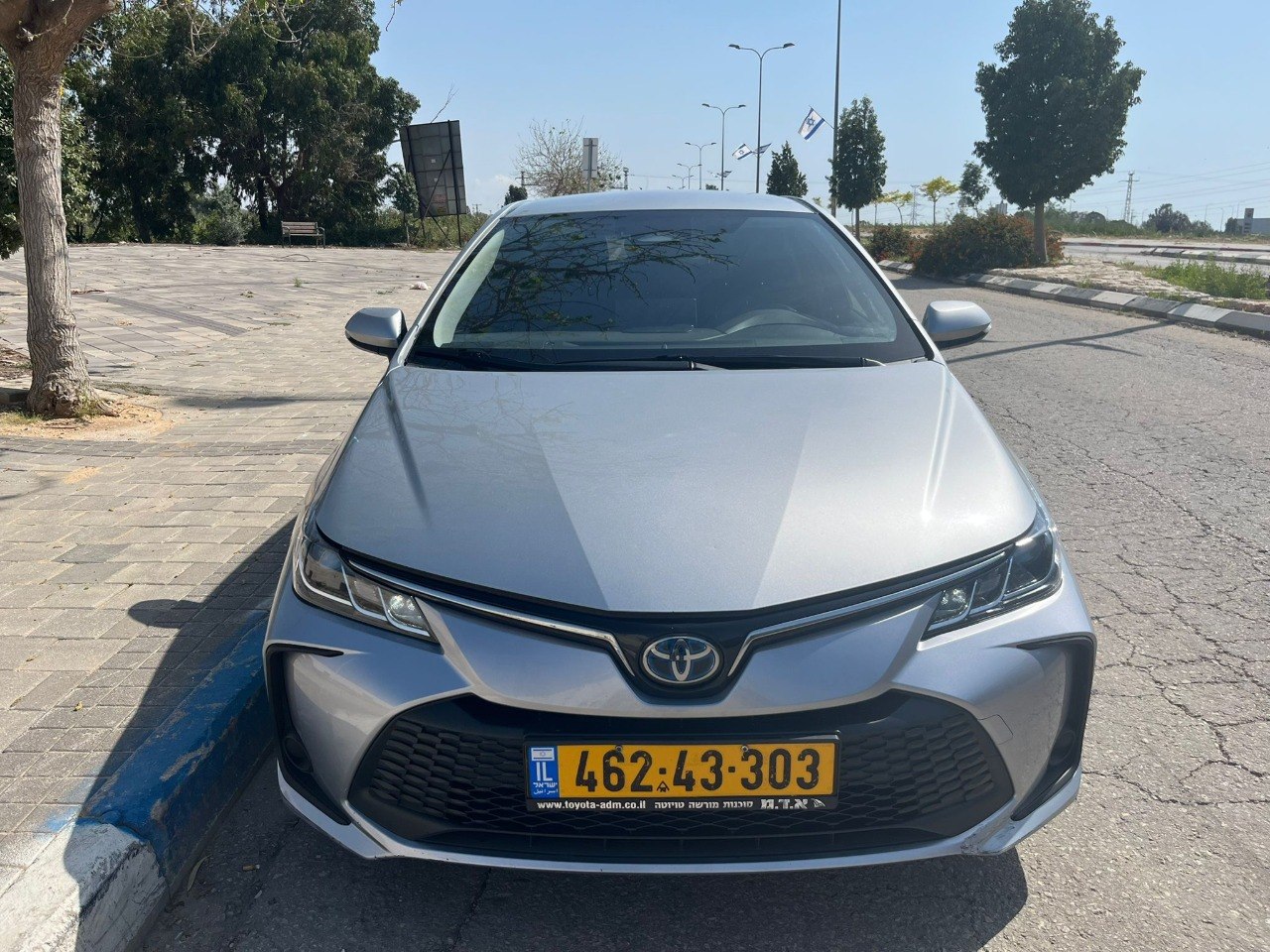 טויוטה קורולה SDN HSD SENSE